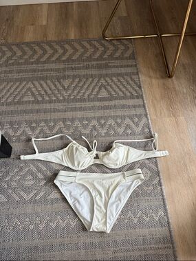 Target Women’s Cream Underwire Bikini Set